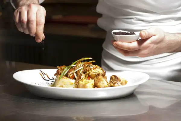 2. Type of trending DinnerwareS Used In the Restaurants 2. Type of trending DinnerwareS Used In the Restaurants