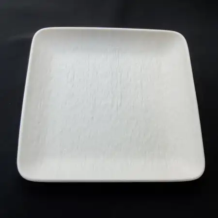 #BS5163-WT; Ceramic 23cm square plate..