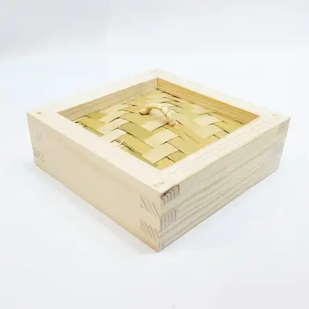 #BT2321; Wooden steamer lid 15x15cm..