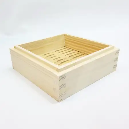 #BT2352; Wooden steamer tray 20x20cm..