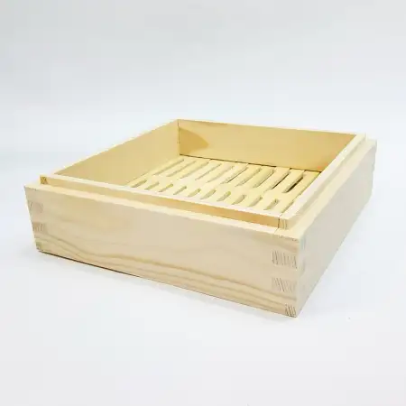 #BT2376; Wooden steamer tray squ. 24x24c..