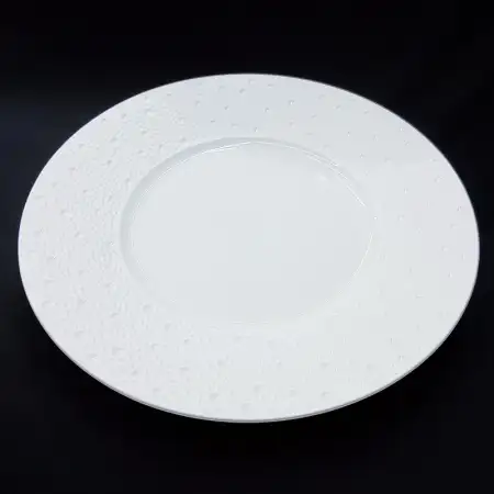 #BU6368; Ceramic round plate 11 inches..