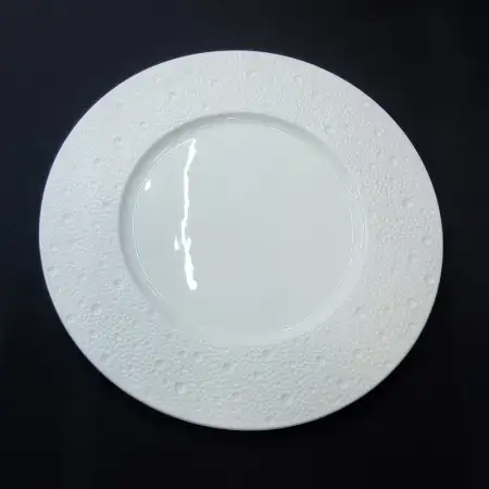 #BU6399; Ceramic round plate 10.5 inches..