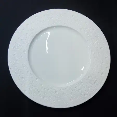 #BU6405; Ceramic round plate 12.5 inches..