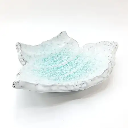 #BY-0532C; Ceramic plate 10.75 inches..