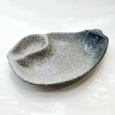 #BY-9819A; Ceramic leaf plate 9 inches..