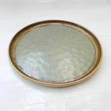 #CH-1126; Ceramic round plate 9 inches..