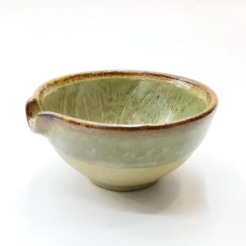 #CH-6305; Ceramic mini spout bowl 3.5 inches