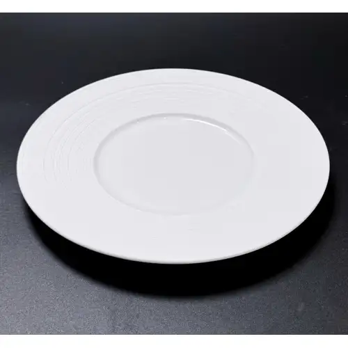 #CM5285; Ceramic plate 10.5 inches