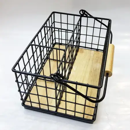 #DS16806;  Metal utensil basket w. handl..