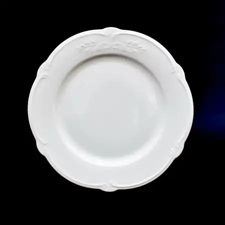 #HB9382; Ceramic plate round 8.25 inches..