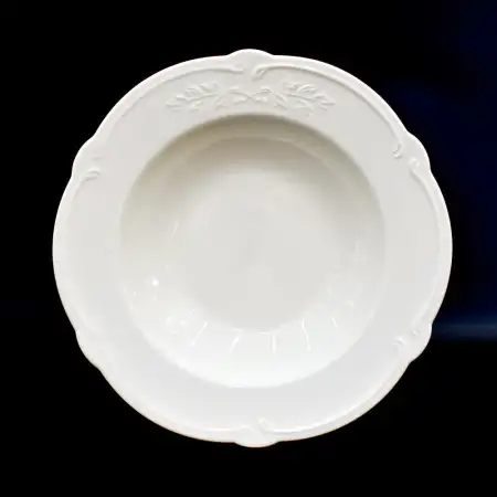 #HB9450; Ceramic soup plate 7.5 inches..