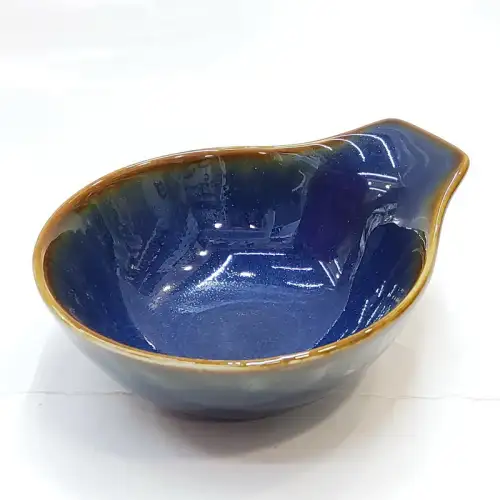 #HN2799; Ceramic bowl - 2799