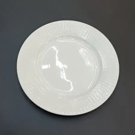 #HT2061; Ceramic round plate 10.5 inches..