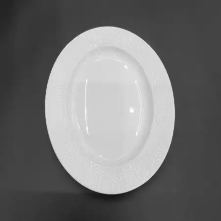#HT2092; Ceramic oval plate 10 inches..