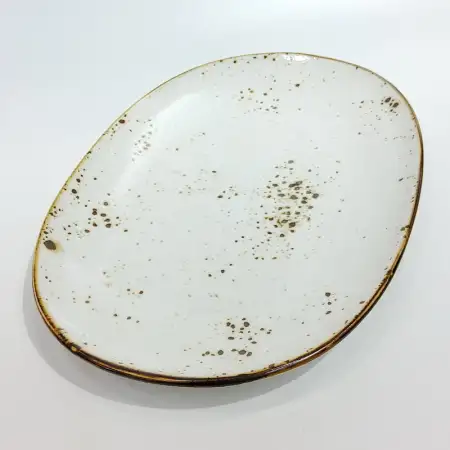 #KK1265-WT; Ceramic oval plate 29x20cm..