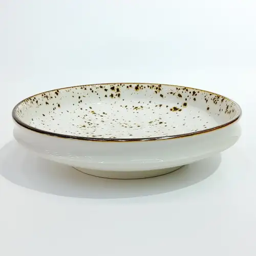 #KK8202-WT; Ceramic 17cm round plate