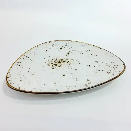 #KK8660-WT; Ceramic 8.5 inches triangle ..