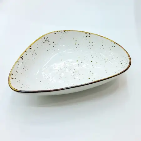 #KK8684-WT; Ceramic 8.5 inches triangle ..