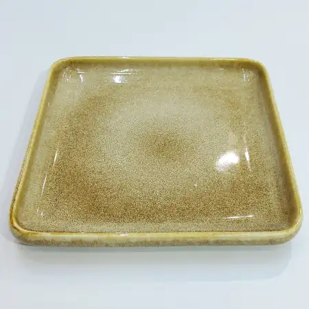 #KX9315: Ceramic 8 inches square plate..