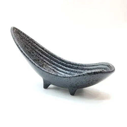 #NK-3717; Ceramic oval plate 7.5 inches with stand