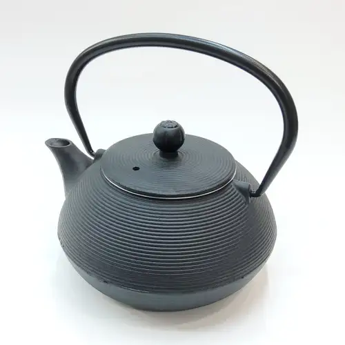 #SQ3512; Cast iron tea pot 0.9L