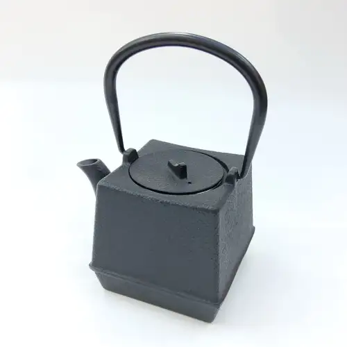 #SQ5958; Cast iron tea pot 0.7L