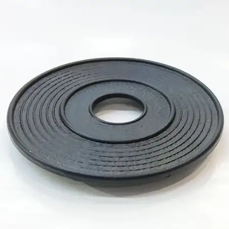 #SQ8883; Cast iron tea pot stand..