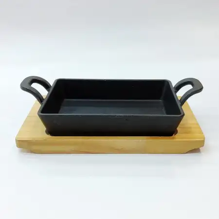 #YY086-1; Cast iron pan 11x16cm with woo..