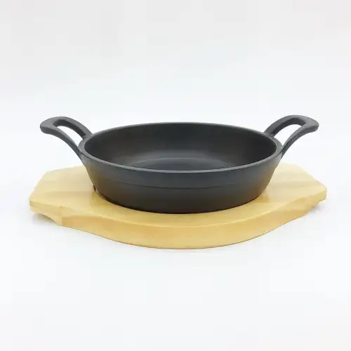 #YY185R; Cast iron pan round 18.5cm with wood tray