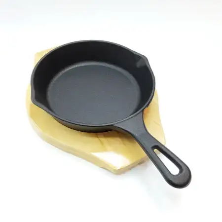 #YY2150-16W; Cast iron pan round 16cm wi..