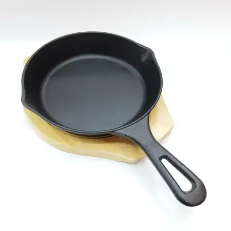 #YY2150-20W; Cast iron pan round 20cm wi..