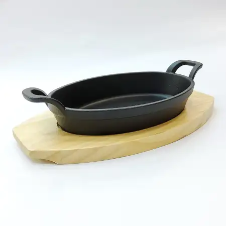 #YY21615; Cast iron oval pan 21.6x15cm w..